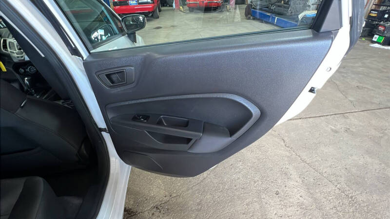 2013 Ford Fiesta SE