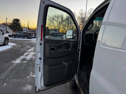 2017 GMC Savana 2500