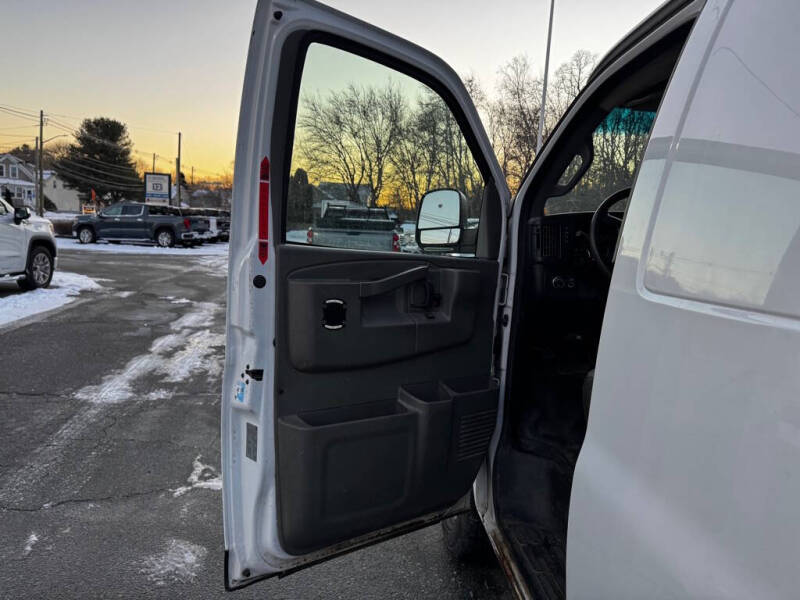 2017 GMC Savana 2500