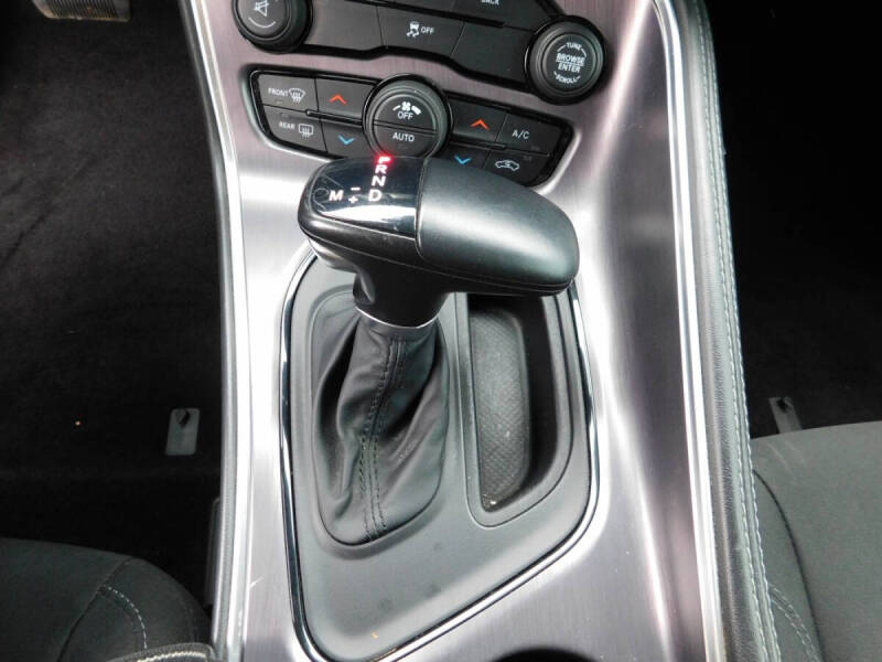 2015 Dodge Challenger SXT