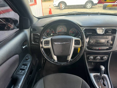 2013 Chrysler 200 Touring