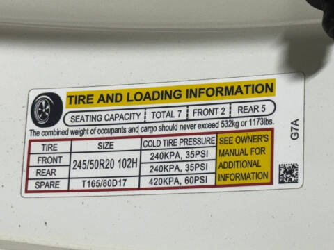 2019 Honda Pilot Touring w/Rear Captain's Chairs