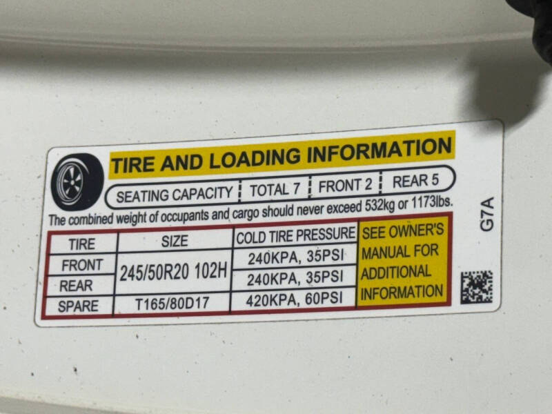 2019 Honda Pilot Touring w/Rear Captain's Chairs