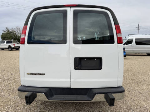 2022 Chevrolet Express 2500