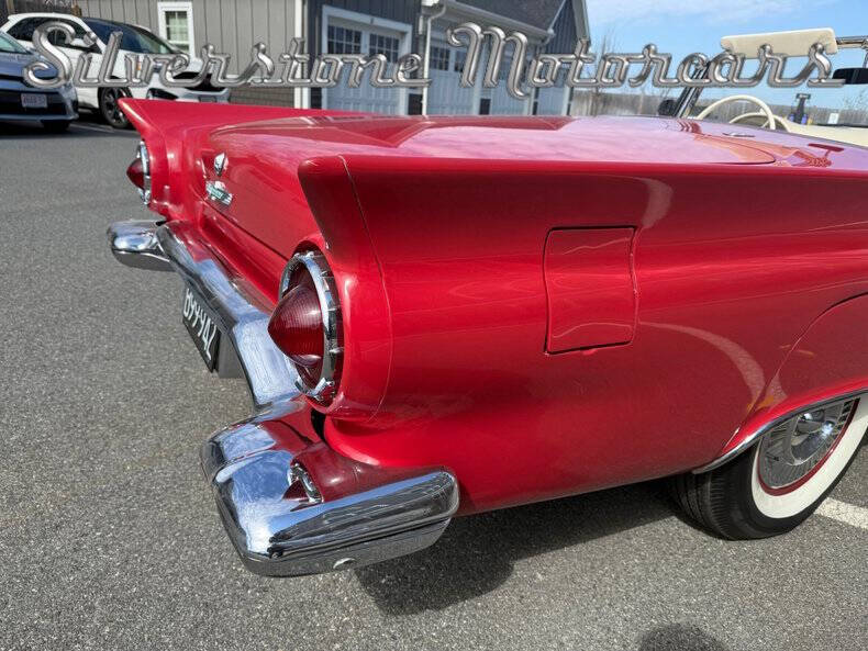 1957 Ford Thunderbird