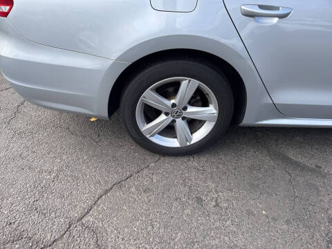 2015 Volkswagen Passat 1.8T Limited Edition