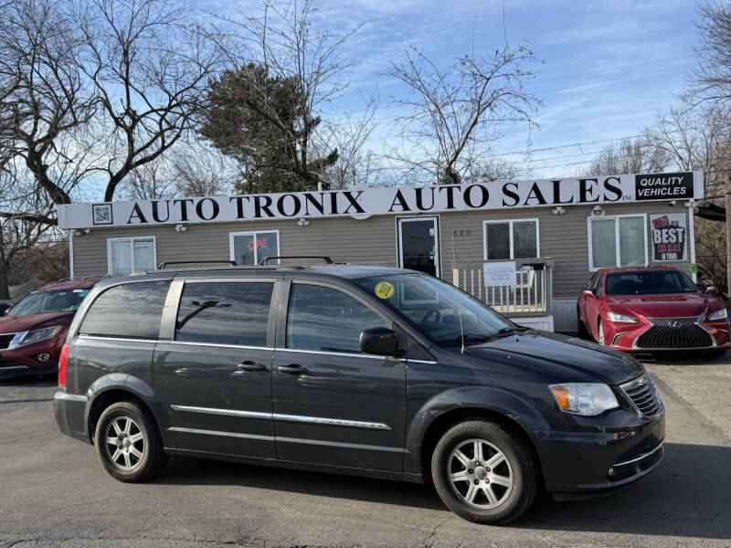 2012 Chrysler Town & Country Base's photo