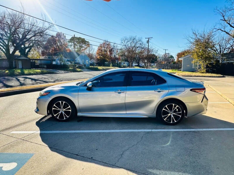 2019 Toyota Camry SE