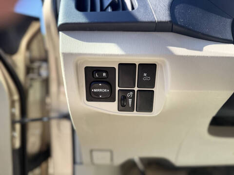 2010 Toyota Prius IV