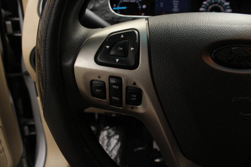 2016 Ford Taurus SE