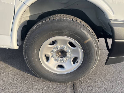 2025 Chevrolet Express 2500