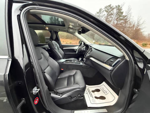 2016 Volvo XC90 T5 Momentum
