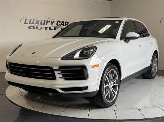 2019 Porsche Cayenne Base's photo