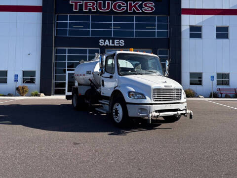 2004 Freightliner M2 106