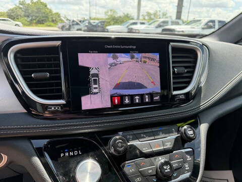2024 Chrysler Pacifica Plug-In Hybrid