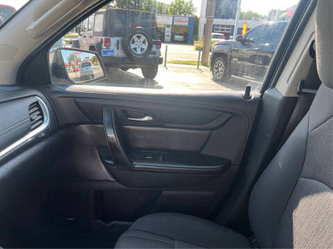 2017 Chevrolet Traverse LT