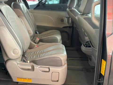 2013 Toyota Sienna Limited 7-Passenger