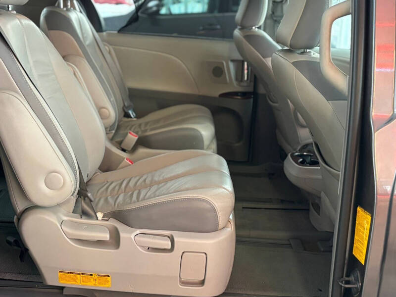 2013 Toyota Sienna Limited 7-Passenger