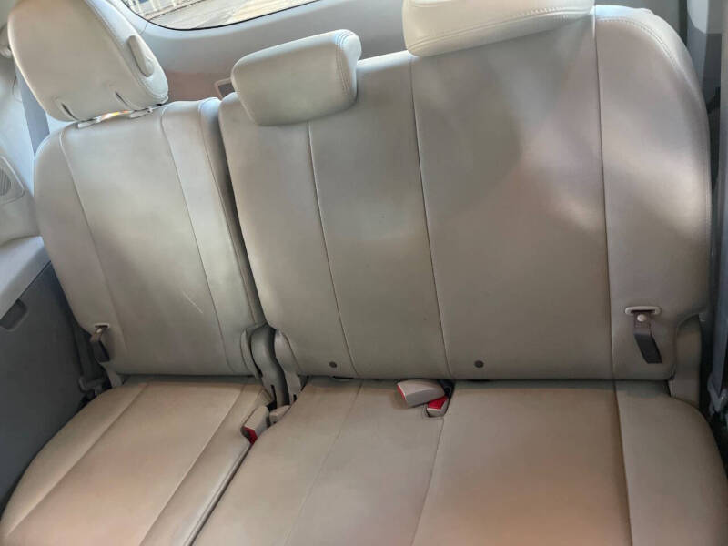 2011 Toyota Sienna XLE 8-Passenger