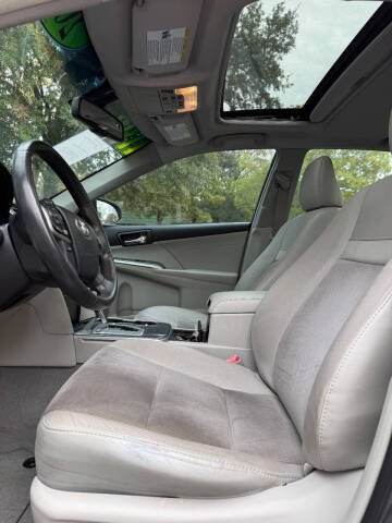 2014 Toyota Camry Hybrid