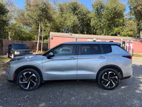 2023 Mitsubishi Outlander SE