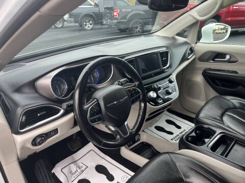 2020 Chrysler Pacifica Touring L