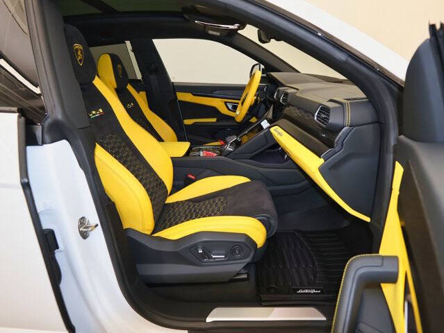 2022 Lamborghini Urus