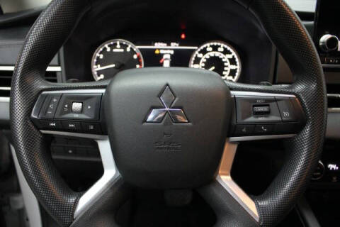 2022 Mitsubishi Outlander ES