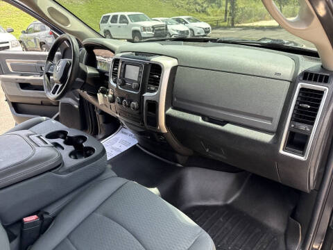 2016 RAM 1500 SLT