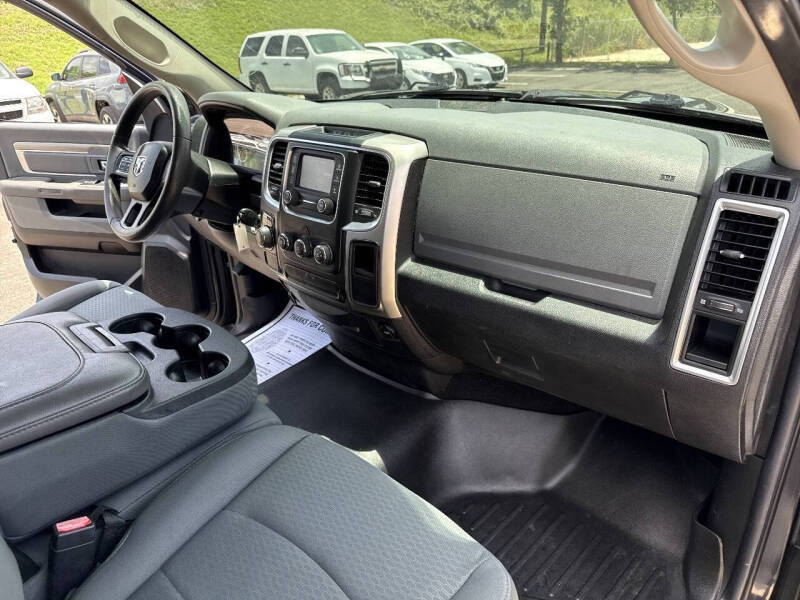 2016 RAM 1500 SLT