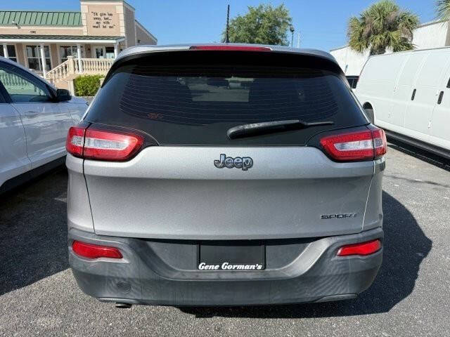 2016 Jeep Cherokee Sport