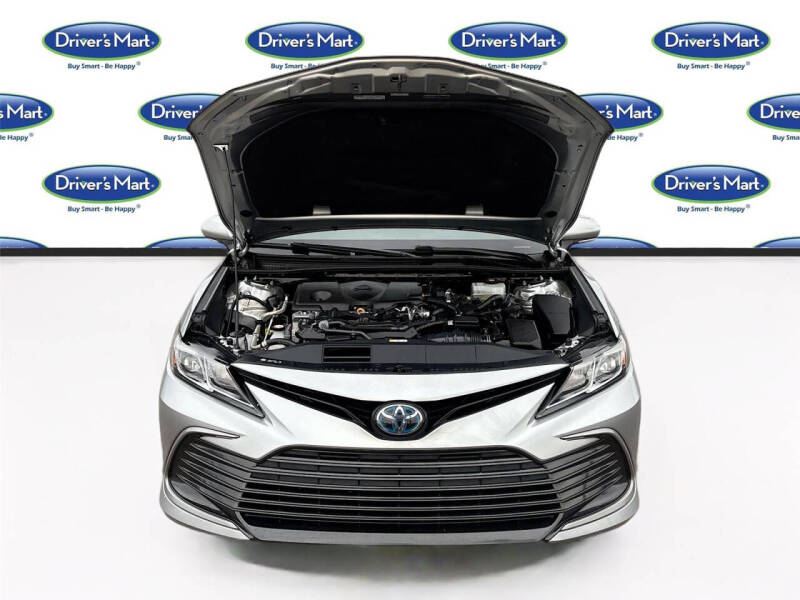 2022 Toyota Camry Hybrid LE