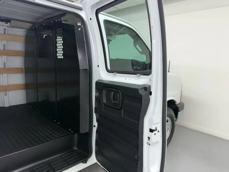 2021 Chevrolet Express 2500