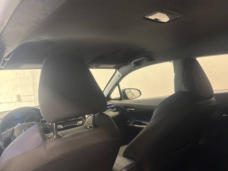 2021 Toyota C-HR XLE