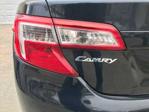 2014 Toyota Camry for sale at Tiger Auto Sales in Columbus OH