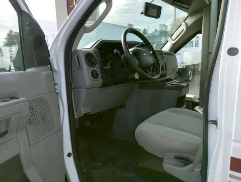 2017 Ford E-Series E-450 SD