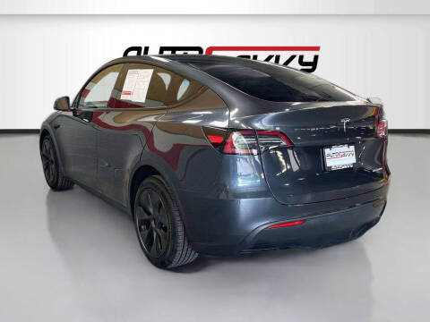 2025 Tesla Model Y Long Range
