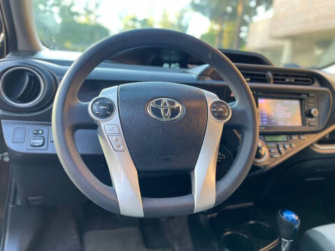 2014 Toyota Prius c Three