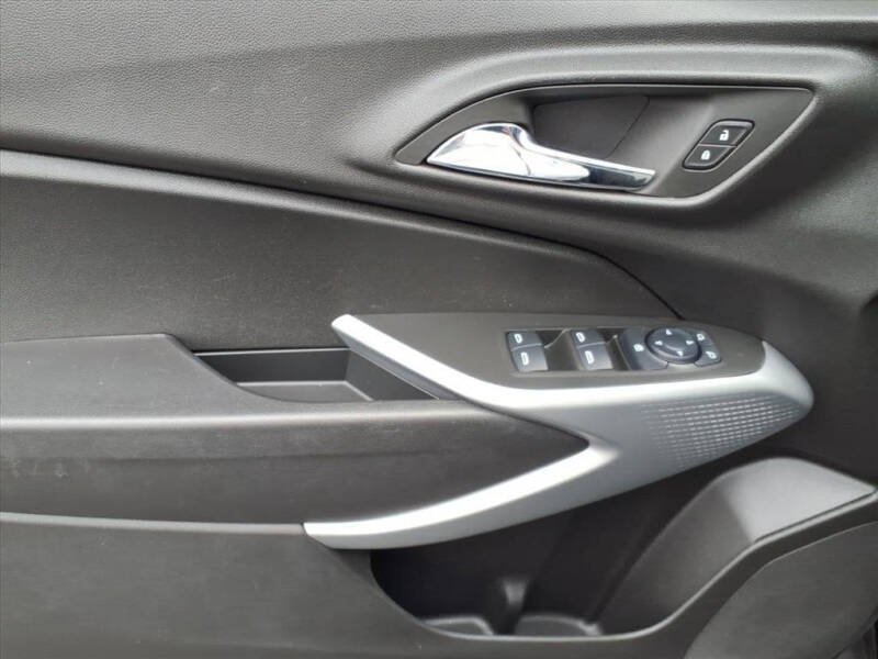 2025 Chevrolet Trax RS