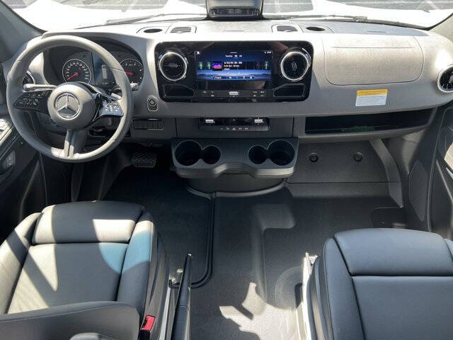2025 Mercedes-Benz Sprinter 2500