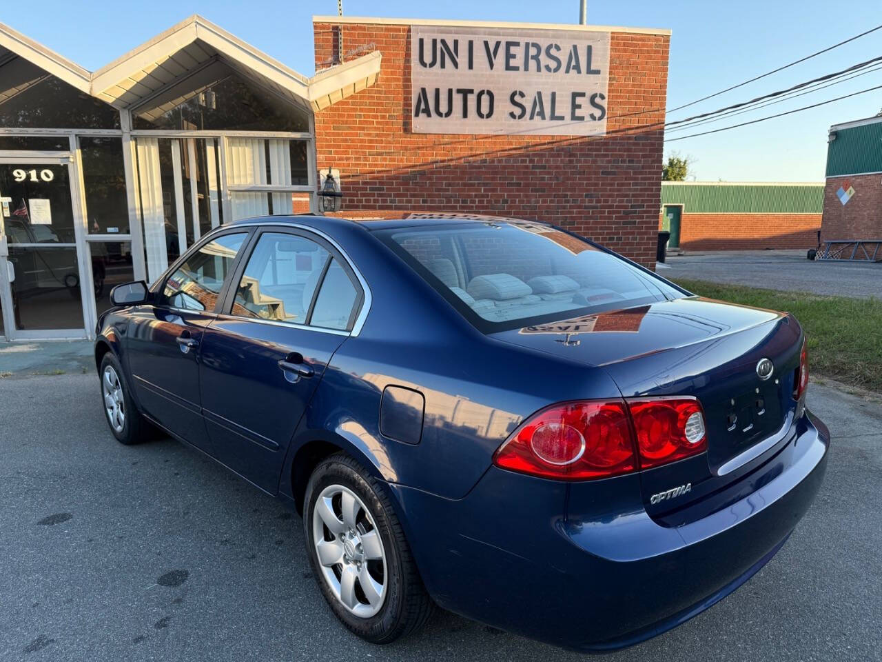 2007 Kia Optima for sale at Universal Auto Sales LLC in Burlington, NC