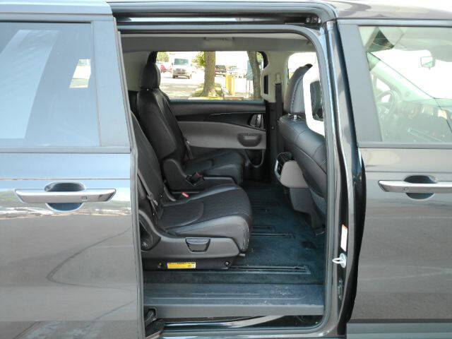 2025 Kia Carnival LXS