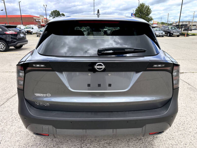 2025 Nissan Kicks SV