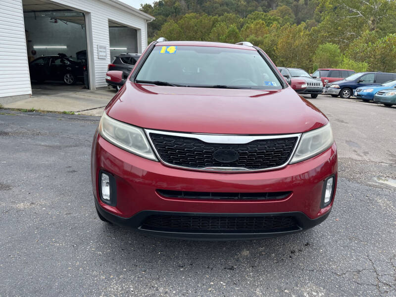 2014 Kia Sorento for sale at PIONEER USED AUTOS & RV SALES in Lavalette WV