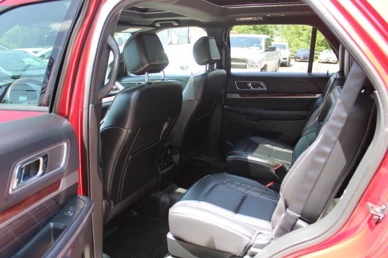 2017 Ford Explorer Platinum
