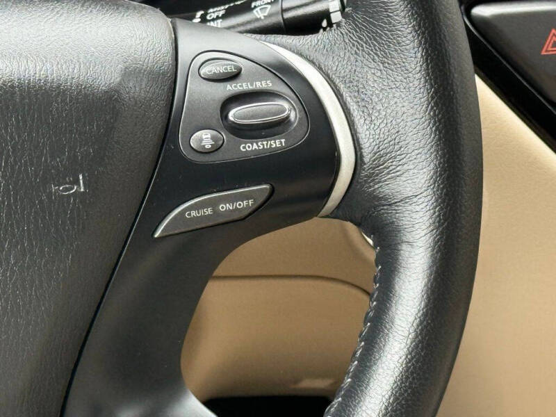 2018 Nissan Pathfinder SV