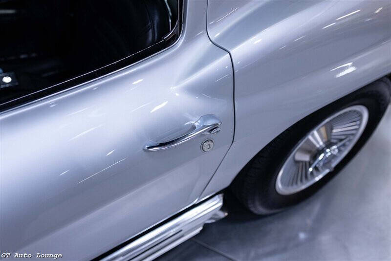 1966 Chevrolet Corvette 23