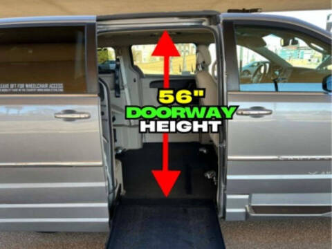 2016 Chrysler Town and Country Touring-L