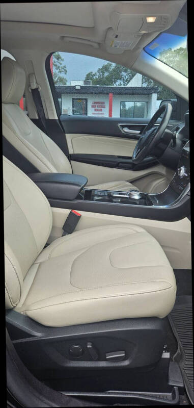 2020 Ford Edge Titanium