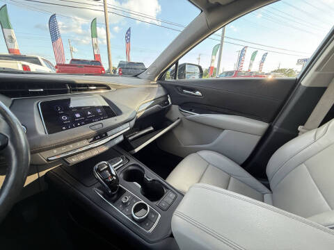 2021 Cadillac XT4 Premium Luxury